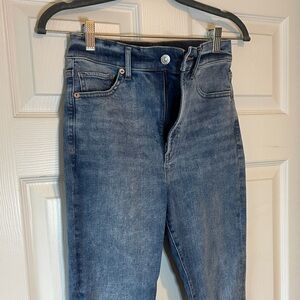 Classic High-Rise Women's Jeans in Medium Blue